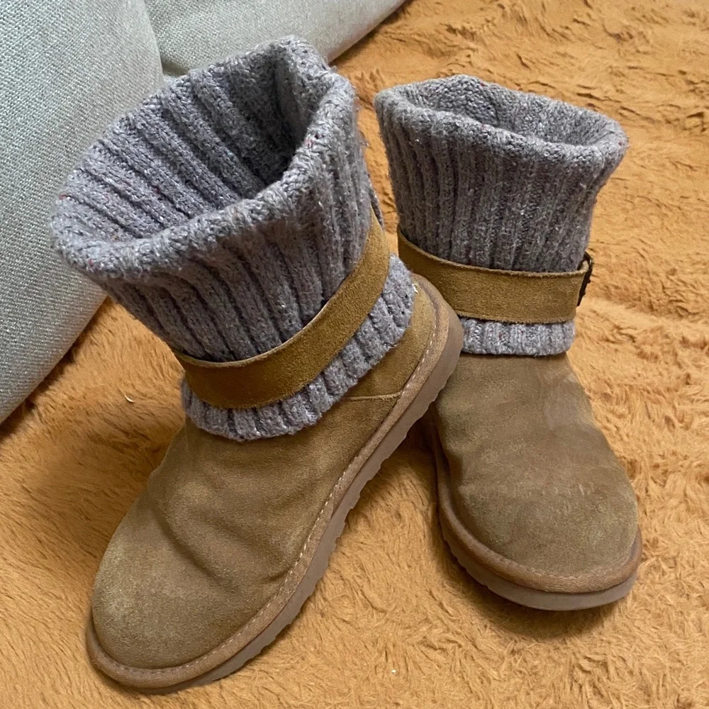 UGGS Cambridge Cozy Tan and Gray Knit Boots